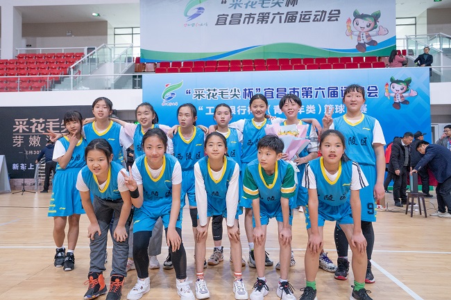 女子篮球u13组西陵区运动队